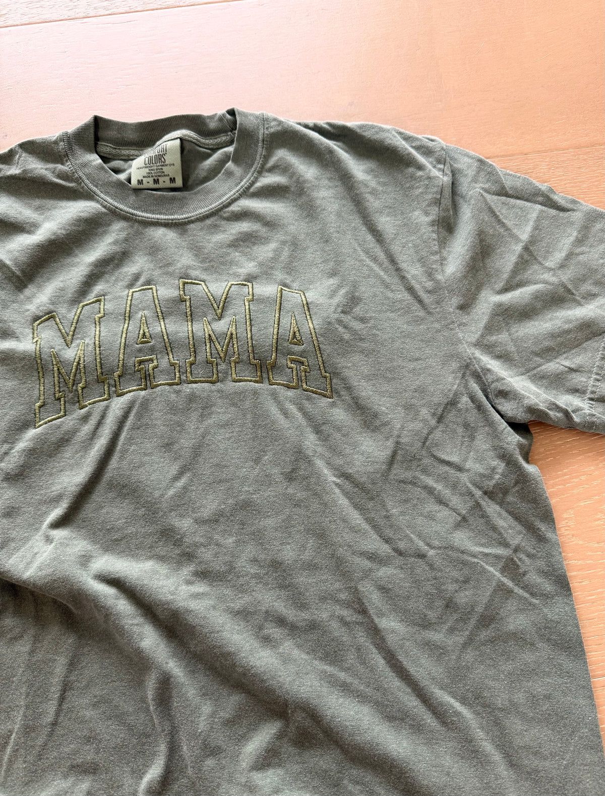 MAMA Graphic Tee - Moss